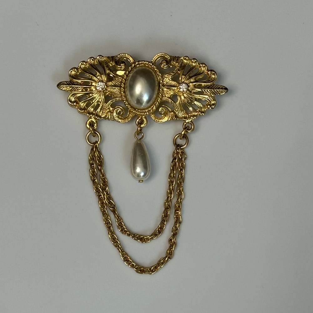 vintage gold tone faux pearl chain dangle brooch gold RARE beautiful exquisite